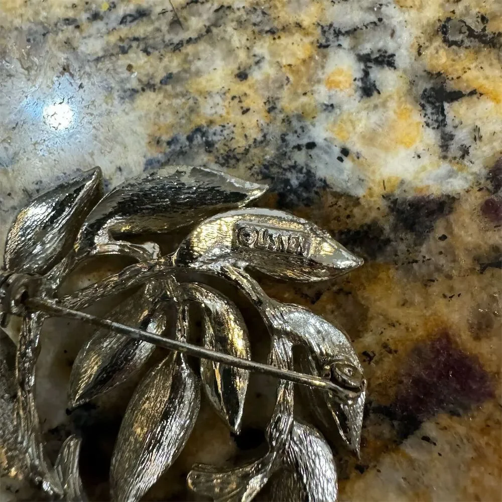 Vintage LISNER Silver Laurel Leaf Wreath Brooch 2